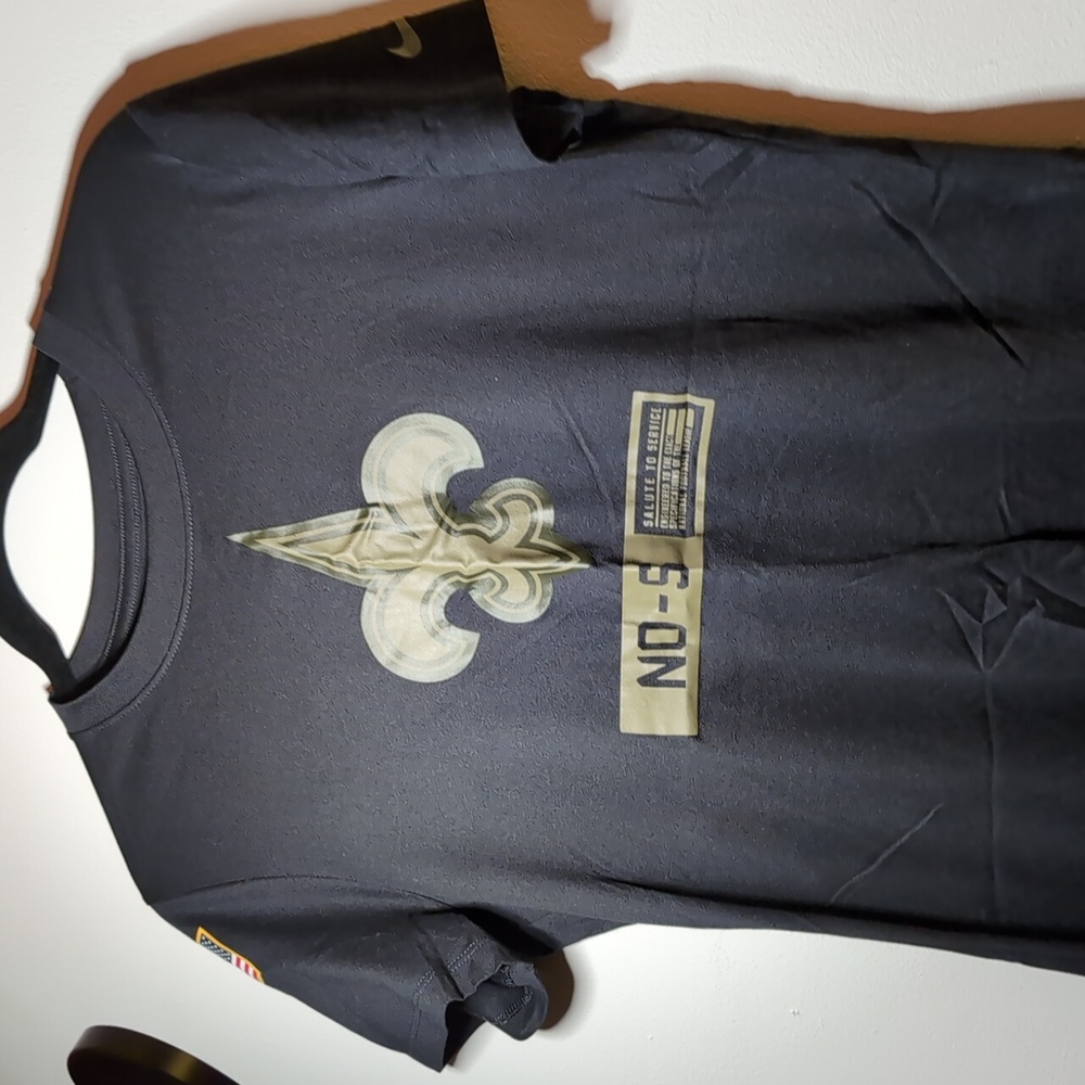 Nike New Orleans Saints Salute to Service dri-fit tshirt